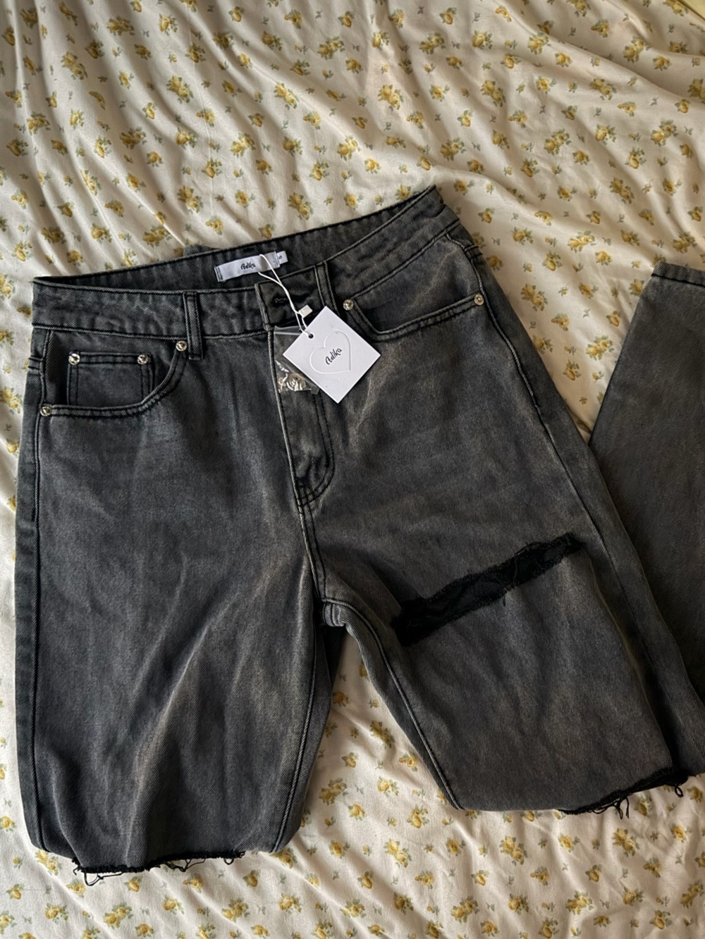 Edikted Washed Black Distressed Jeans